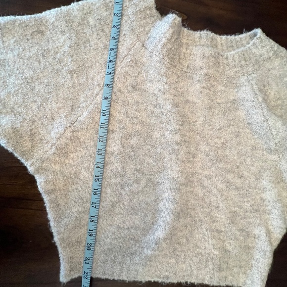 Women's Express Wool Blend Scoop Neck Oatmeal, Batwing Sleeve, Size Medium - Picture 8 of 10